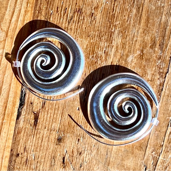 🌺🎉HP🎉🌺 NWT Cult Gaia Cassia Spiral Threader Earrings Antique Silver - Picture 9 of 16